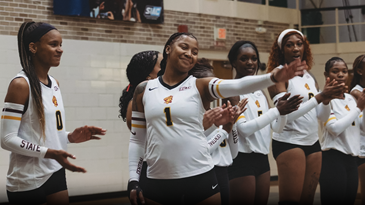Central State Drops Five Set Thriller to Lake Erie